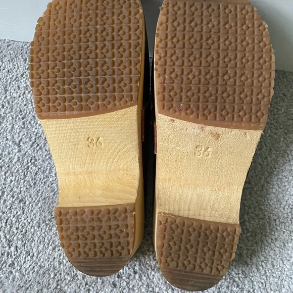 Women's Red Leather Swedish Clogs - Picture 3 of 6